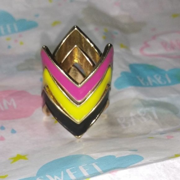 3 Crown Stackable Rings - Picture 10 of 12